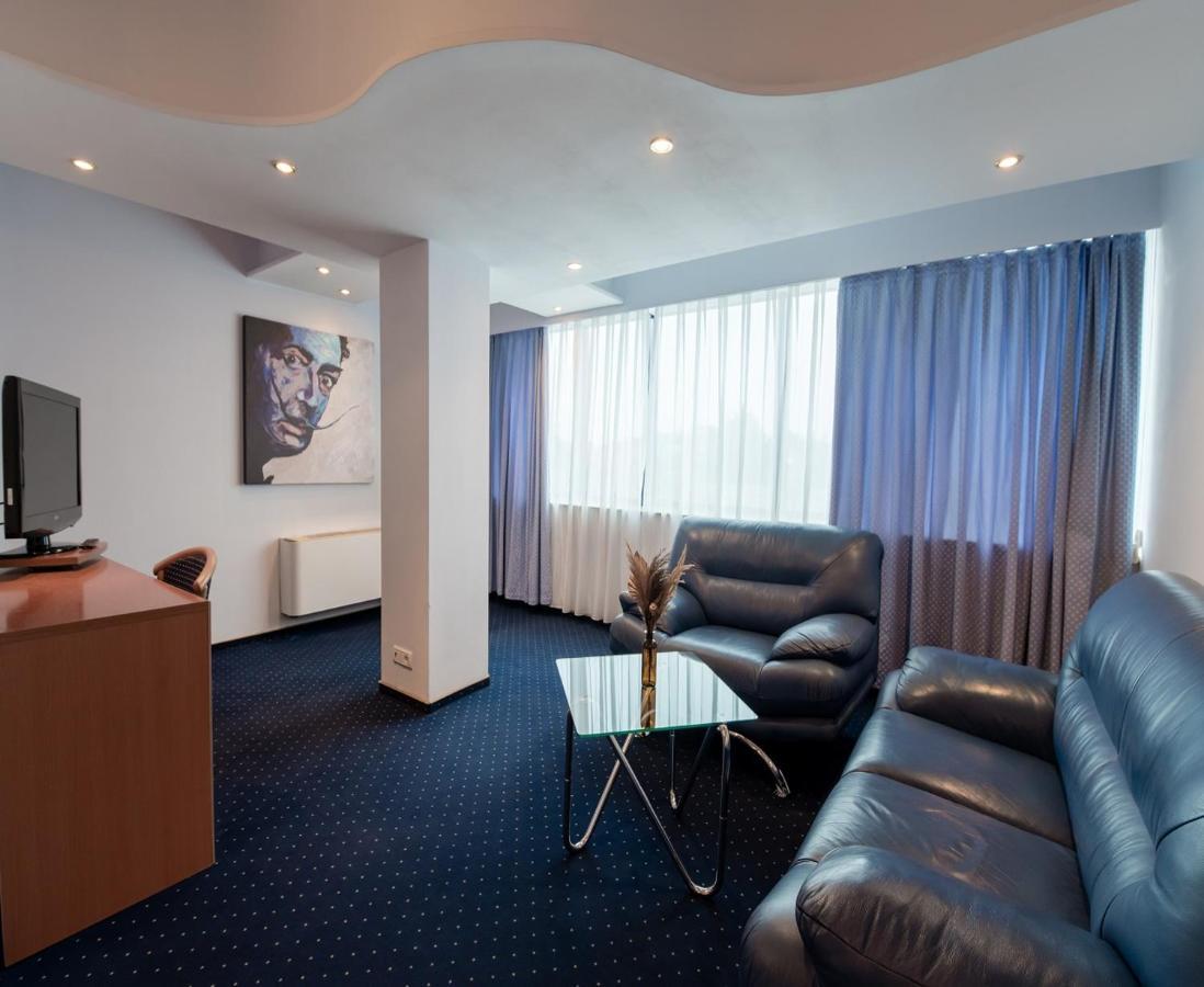 טימישוארה Hotel Excelsior מראה חיצוני תמונה