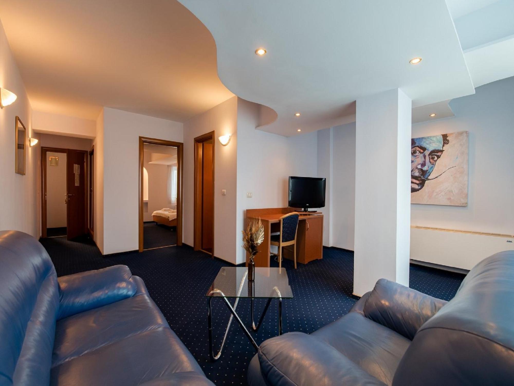 טימישוארה Hotel Excelsior מראה חיצוני תמונה