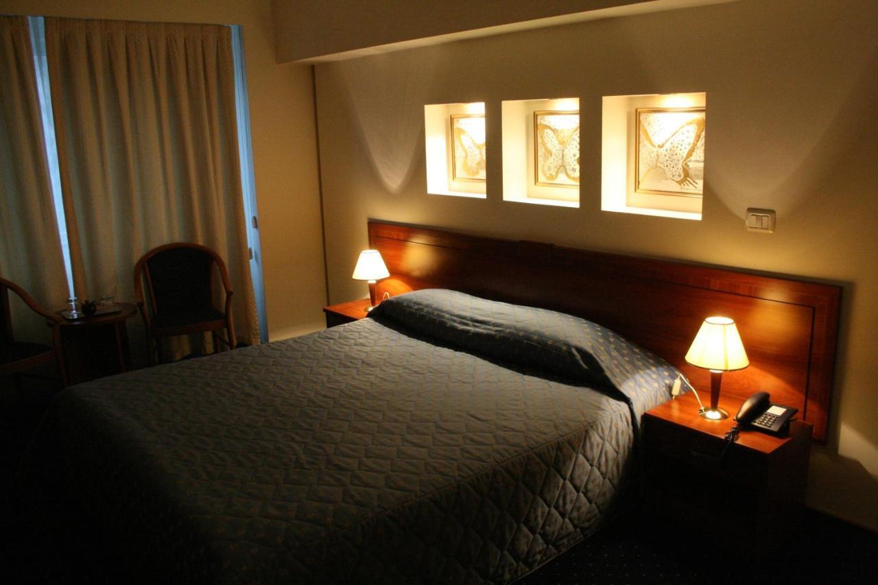 טימישוארה Hotel Excelsior מראה חיצוני תמונה